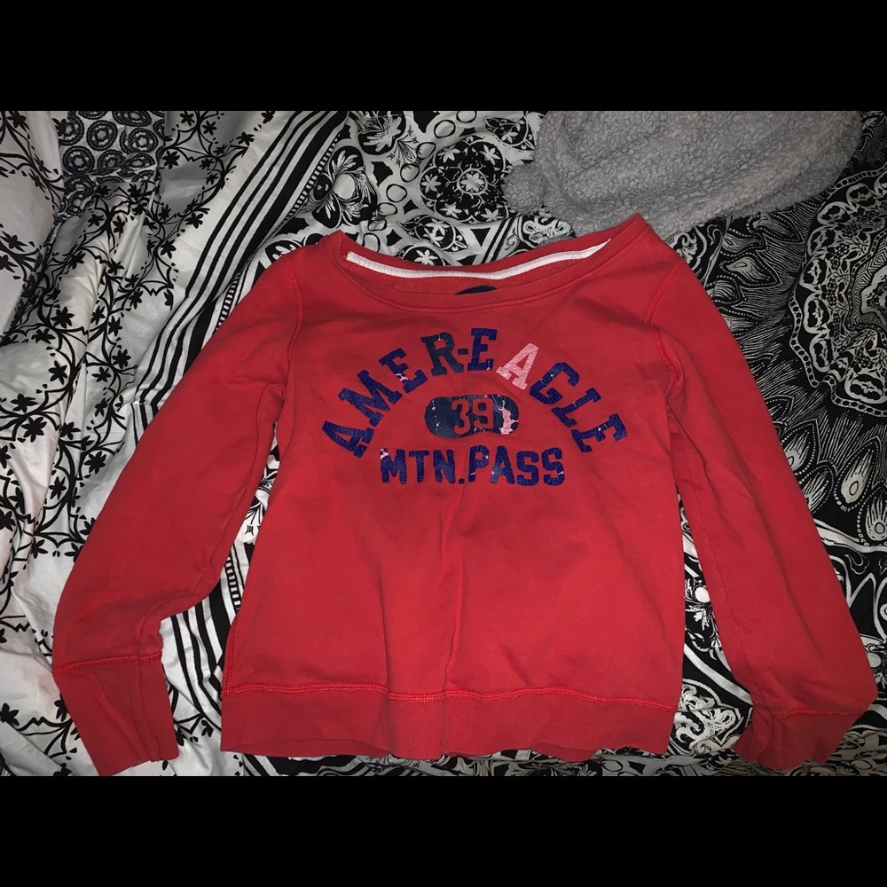 crew neck sweat shirt